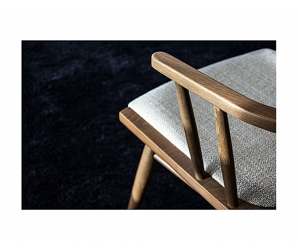 BHI 1603-C17 armchair